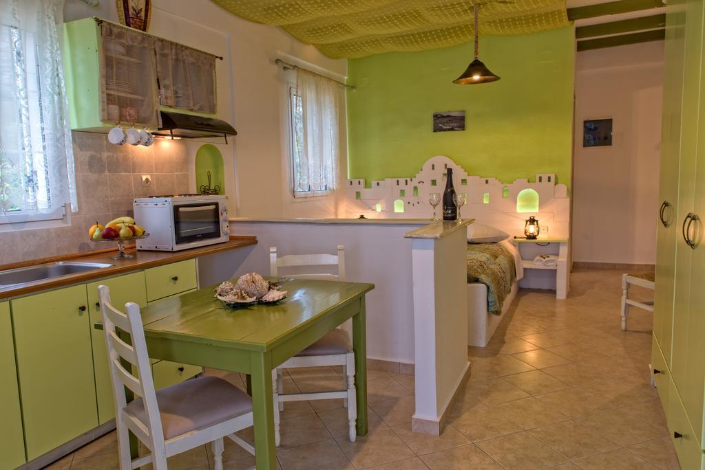 Aparthotel Elpiniki à Alinda  Extérieur photo