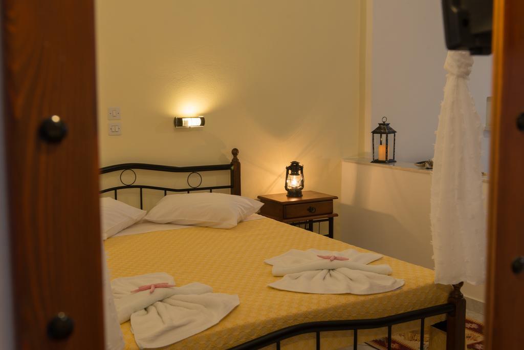 Aparthotel Elpiniki à Alinda  Extérieur photo