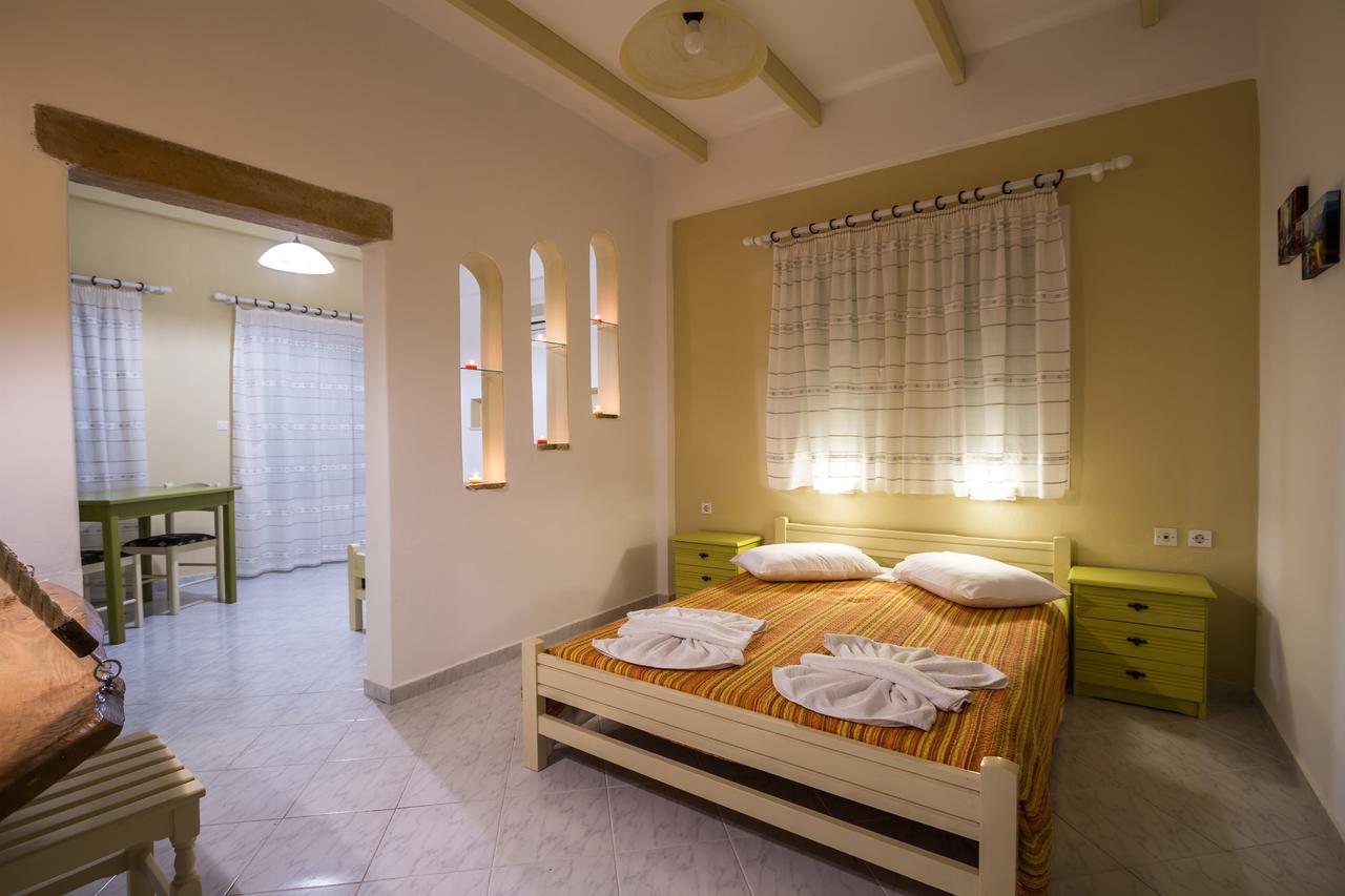 Aparthotel Elpiniki à Alinda  Extérieur photo