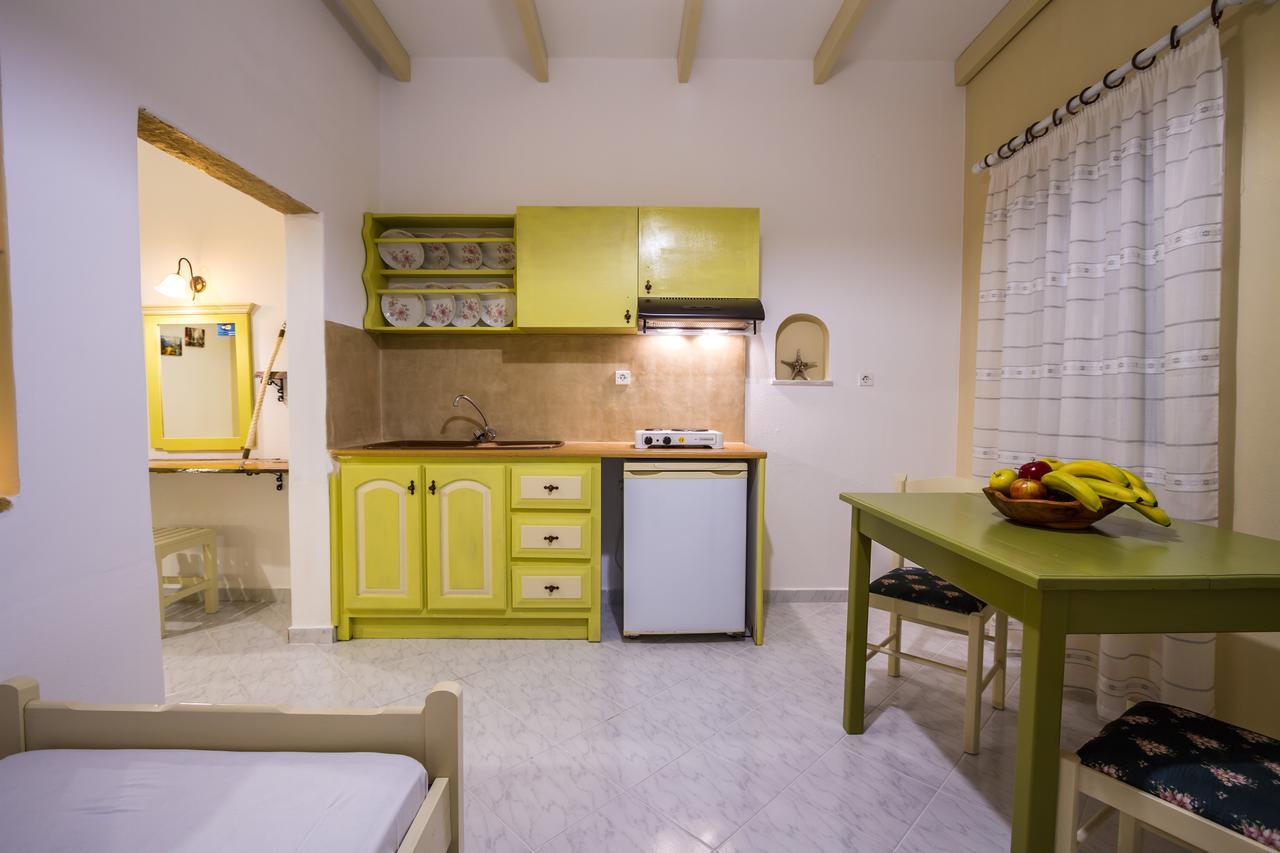Aparthotel Elpiniki à Alinda  Extérieur photo