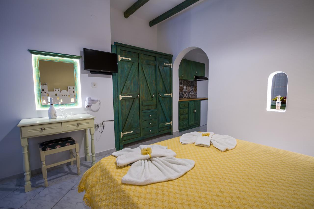 Aparthotel Elpiniki à Alinda  Extérieur photo