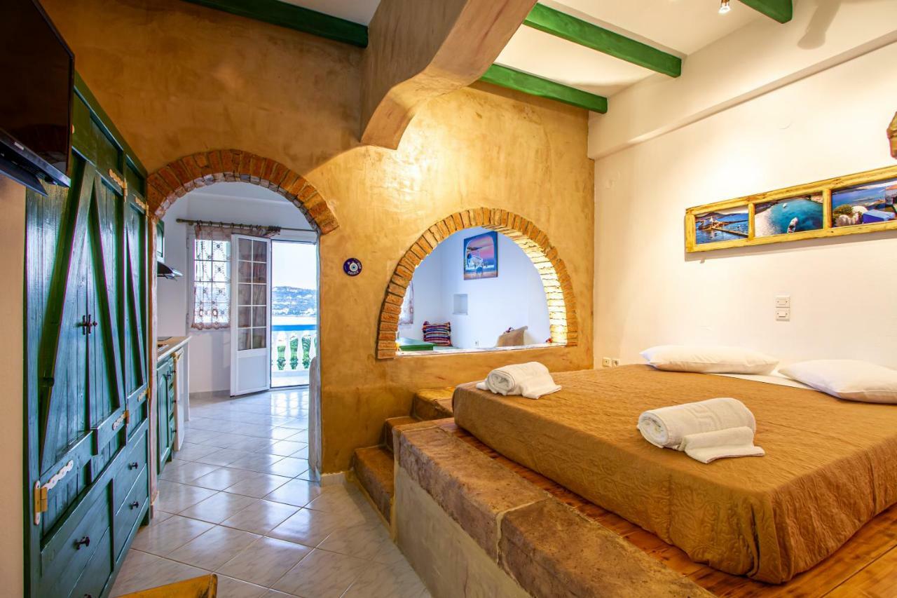Aparthotel Elpiniki à Alinda  Extérieur photo